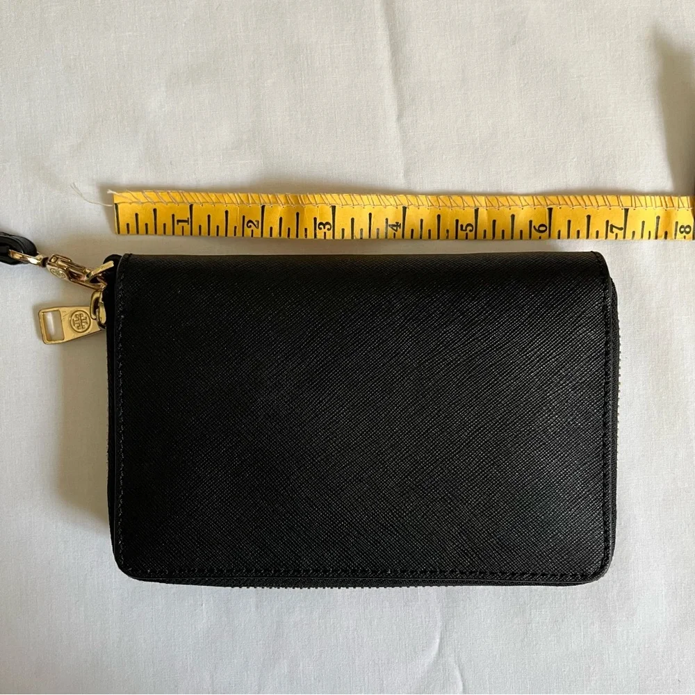Tory Burch Wallet / Wristlet - Picture 3 of 6
